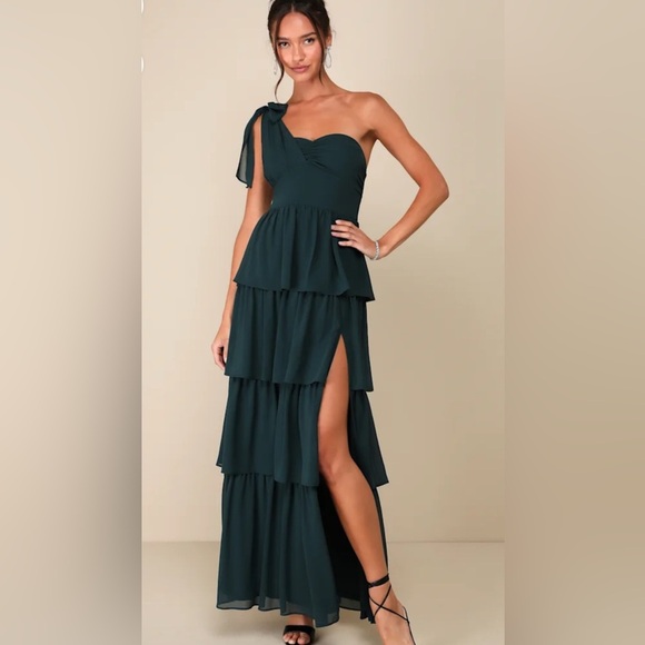 Lulus Dresses & Skirts - NWT LuLus Elevated Vision Emerald Green One-Shoulder Tiered Maxi Dress Small